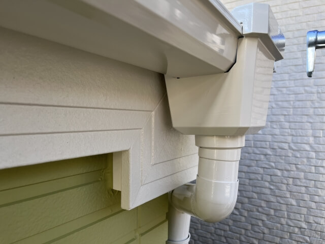 【練馬区】雨樋工事を相談|種類選びから部分修繕、工事の進め方まで解説