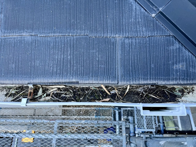 雨樋が詰まりやすくなる主な原因